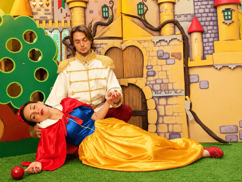 Personajes Clásicos en Escena